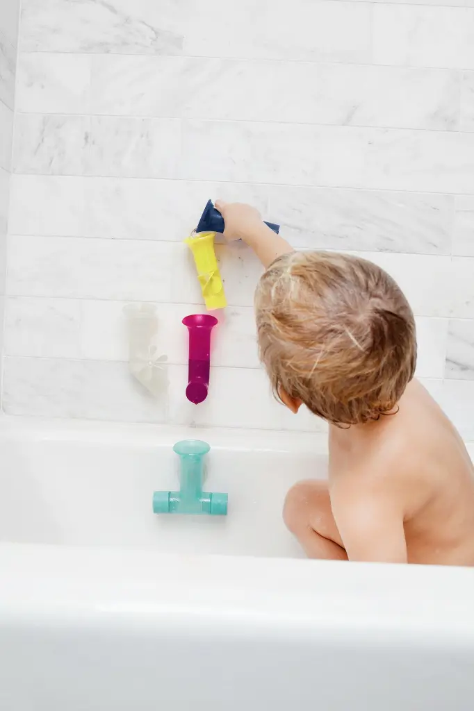 RS23605_B11379_Pipes_Lifestyle03-lpr.webp