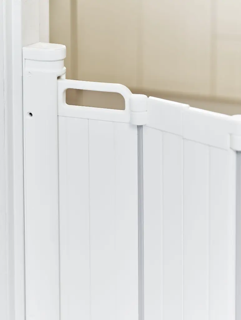70214 BabyDan Alma handle angle.webp