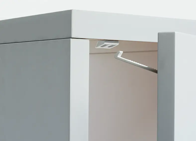 4690_00_BabyDan Cabinet Catch_2.webp
